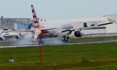 着陸（46）AMERICAN 777-223 