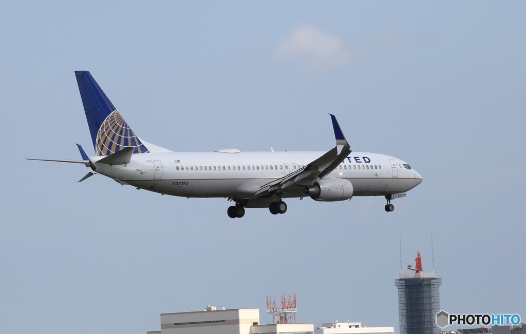 到着　UNITED 737-824 N37293 ﾌﾞｰﾒﾗﾝW