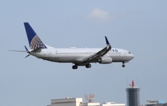 到着　UNITED 737-824 N37293 ﾌﾞｰﾒﾗﾝW