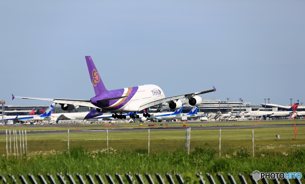 着陸 Thai A380-841 HS-TUB