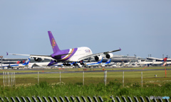 着陸 Thai A380-841 HS-TUB
