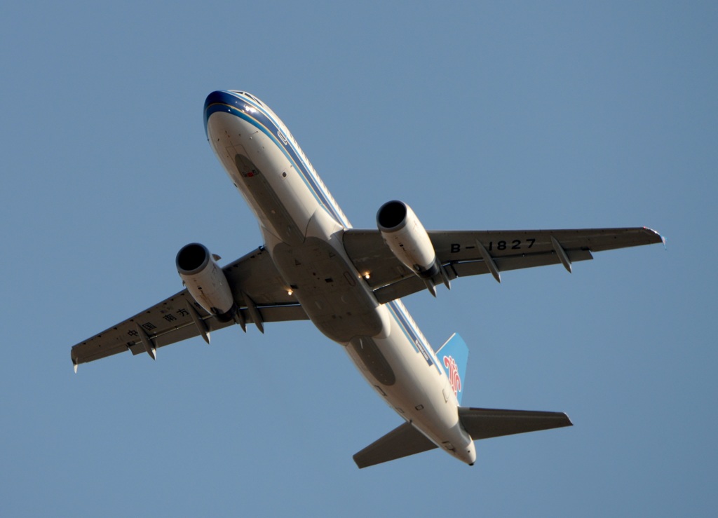 離陸 China A320-232