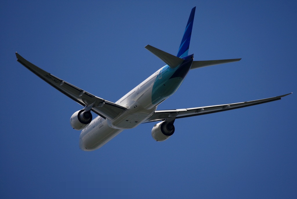 ｶﾞﾙｰﾀﾞ 777-3U3 出発　