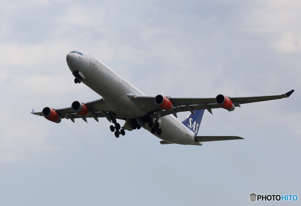 SAS A340-313 出発　