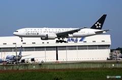 UNITED 777-200  着陸　