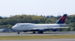 出発（52）DELTA 747-400　　