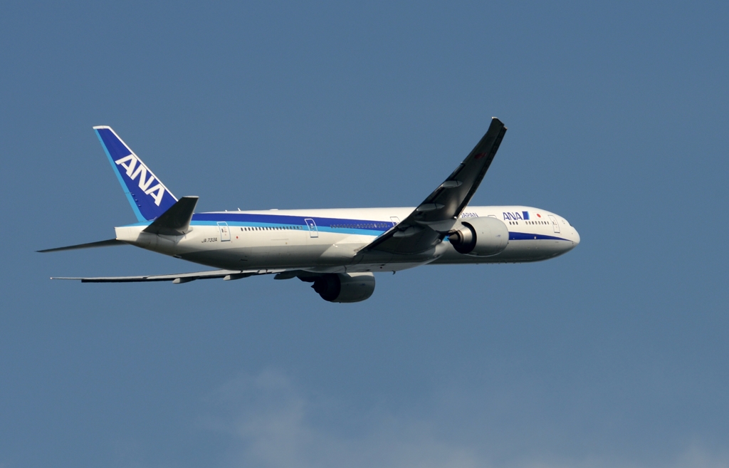 離陸（163）ANA 777-300 