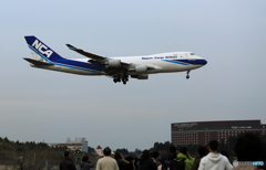 「晴れ」 NCA 747-400 JA06KZ 着地前