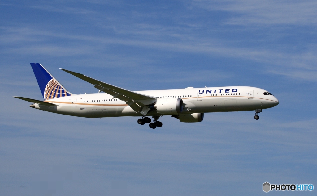 UNITED 787-9 到着　