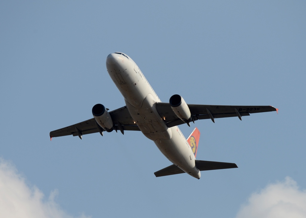 ﾄﾗﾝｽｱｼﾞｱ A320-232 飛び立ち