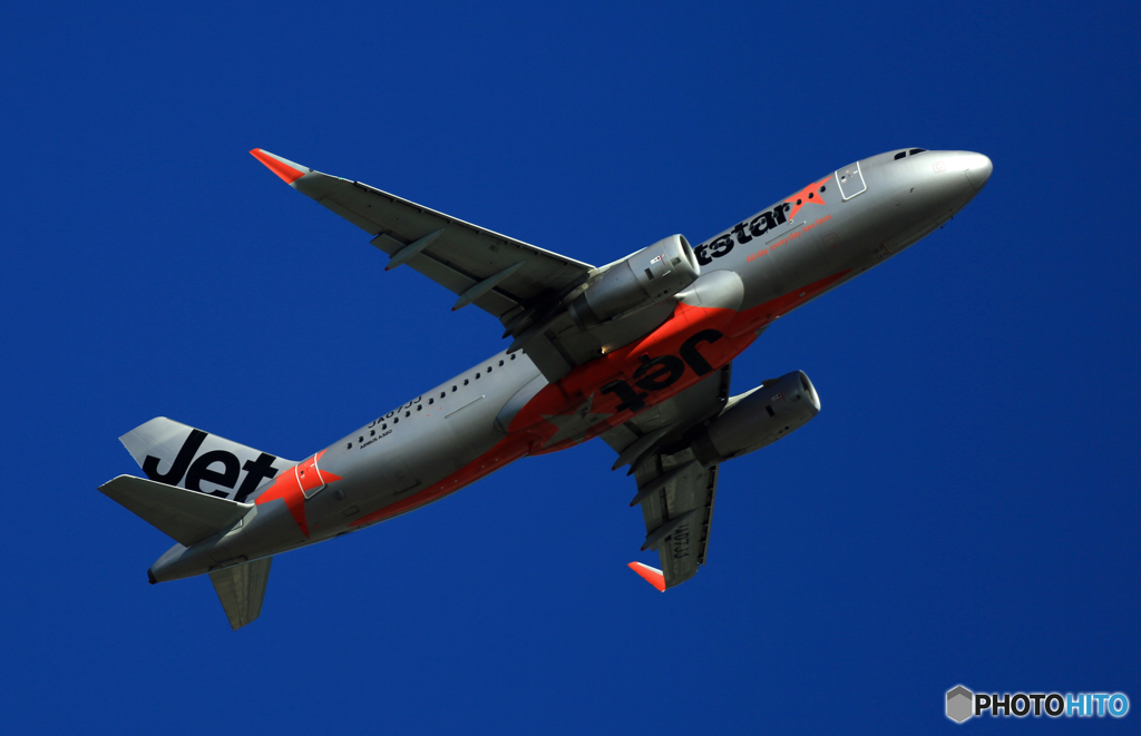 飛び立ち　Jetstar A320-232 JA07JJ