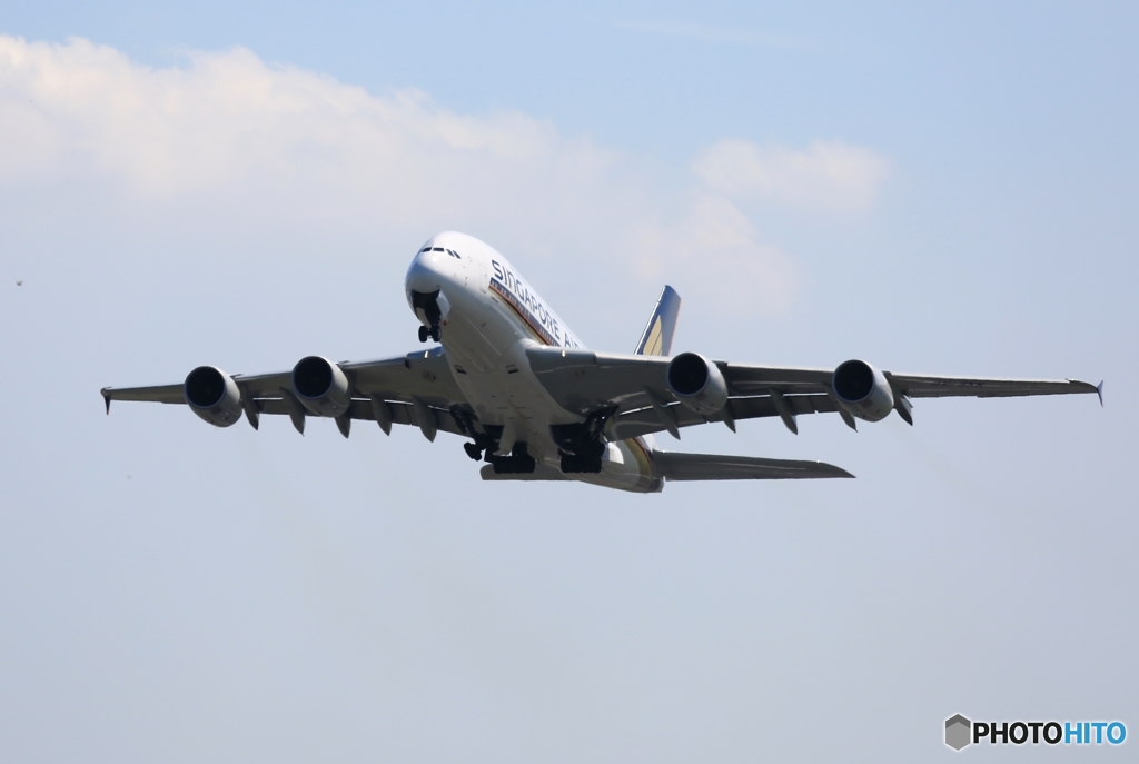 離陸　Singapore A380-841 9V-SKK  