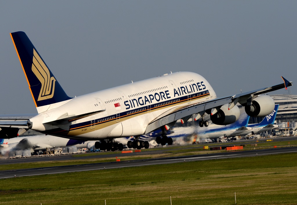 Singapore A380-841 着陸　
