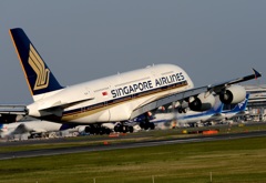 Singapore A380-841 着陸　