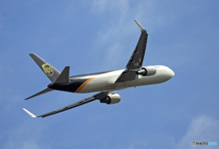 Takeoff  UPS 767-300 N334UP