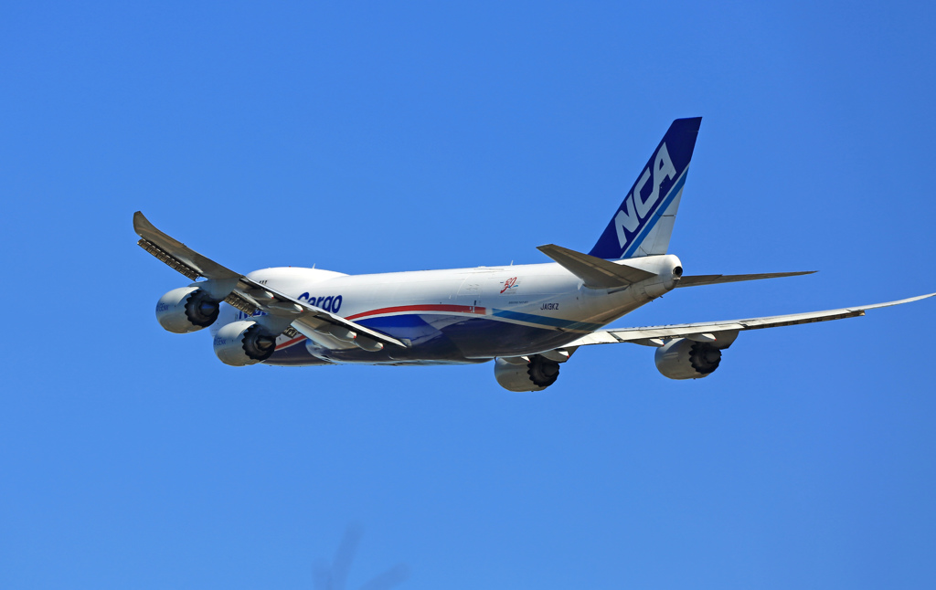 離陸　NCA 747-8KZF JA13KZ