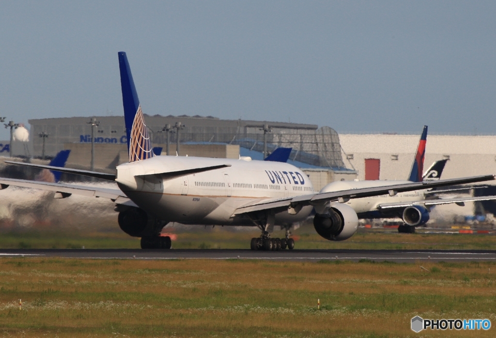 出発　United 777-222