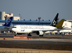 ANA STAR ALLIANCE 767-300 出発