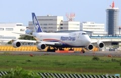 離陸　NCA 747-8KZF
