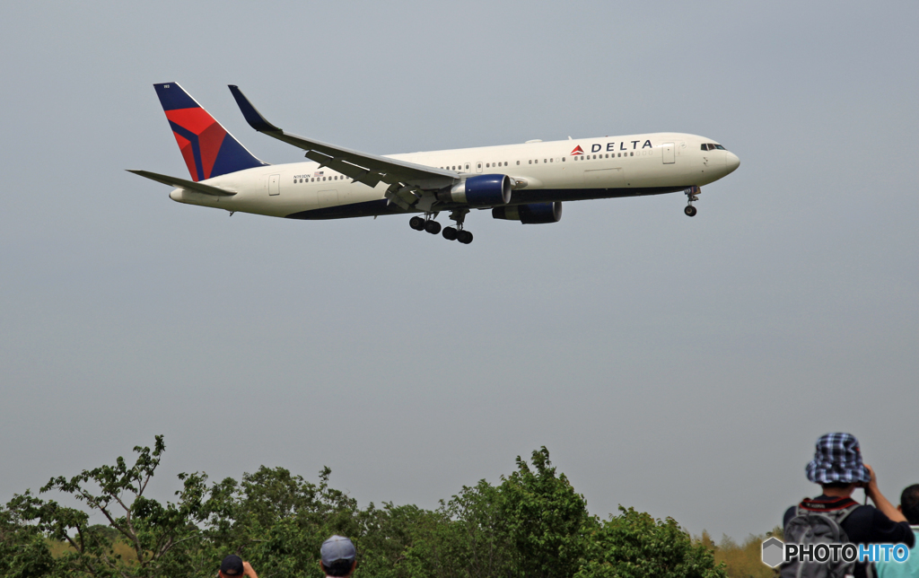 着陸 DELTA 767-332 N193DN