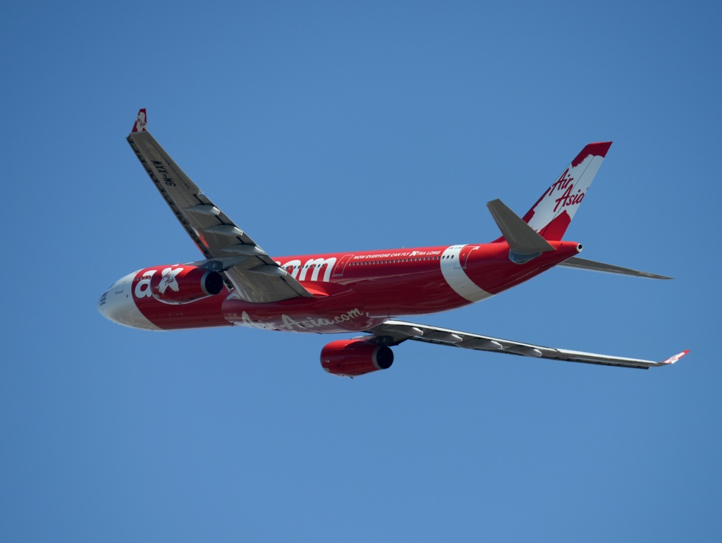 飛び立ち Air Asia A330-300