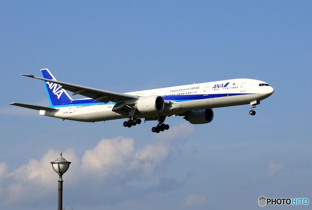 到着　ANA 777-381 