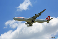 「良い空～」  Swiss A340-313 HB-JME 離陸