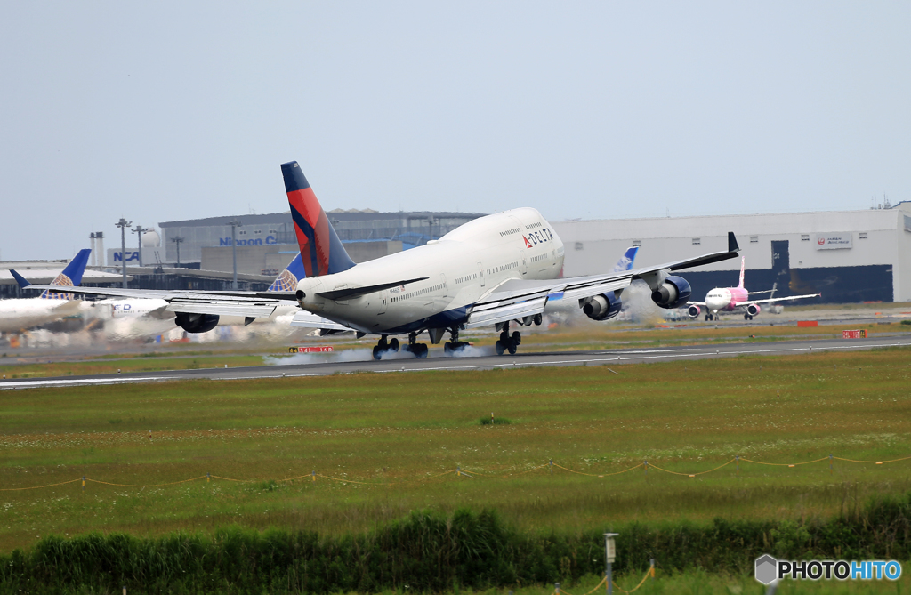 「はれ」 DELTA 747-400 N666US 着陸