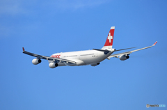 離陸  SWISS A340-313 HB-JHM