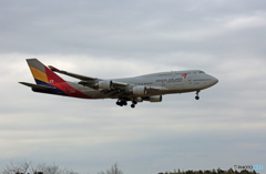 到着  ASIANA 747-400 HL7423