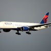 着陸 DELTA 777-232ER