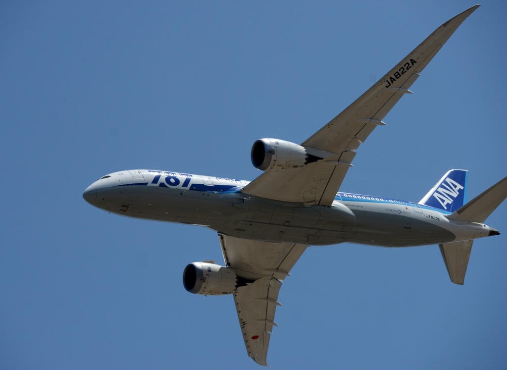 飛び立ち  ANA 787-8 