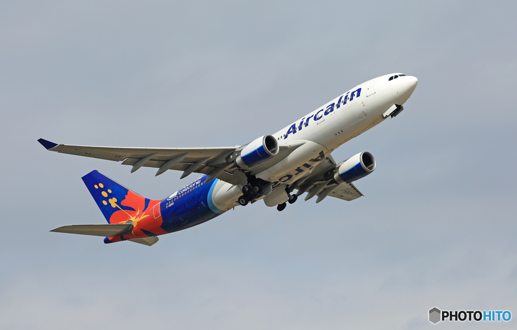 飛び立ち AIR CALIN A330-202 F-OHSD