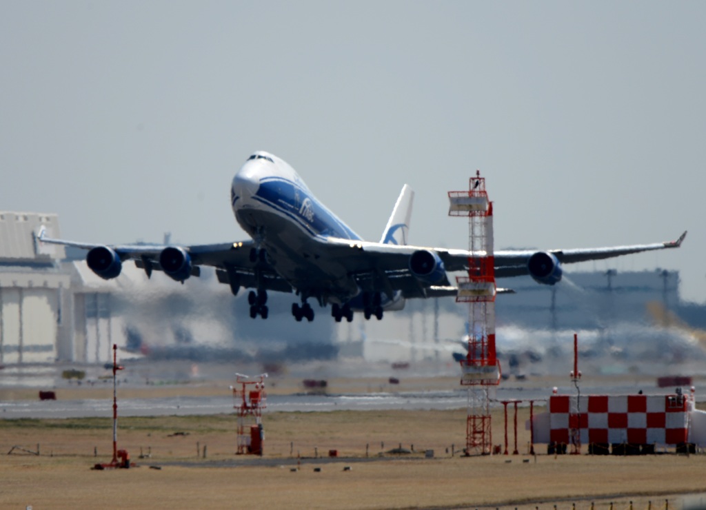 Air Bridge Cargo 747-46NF 出発