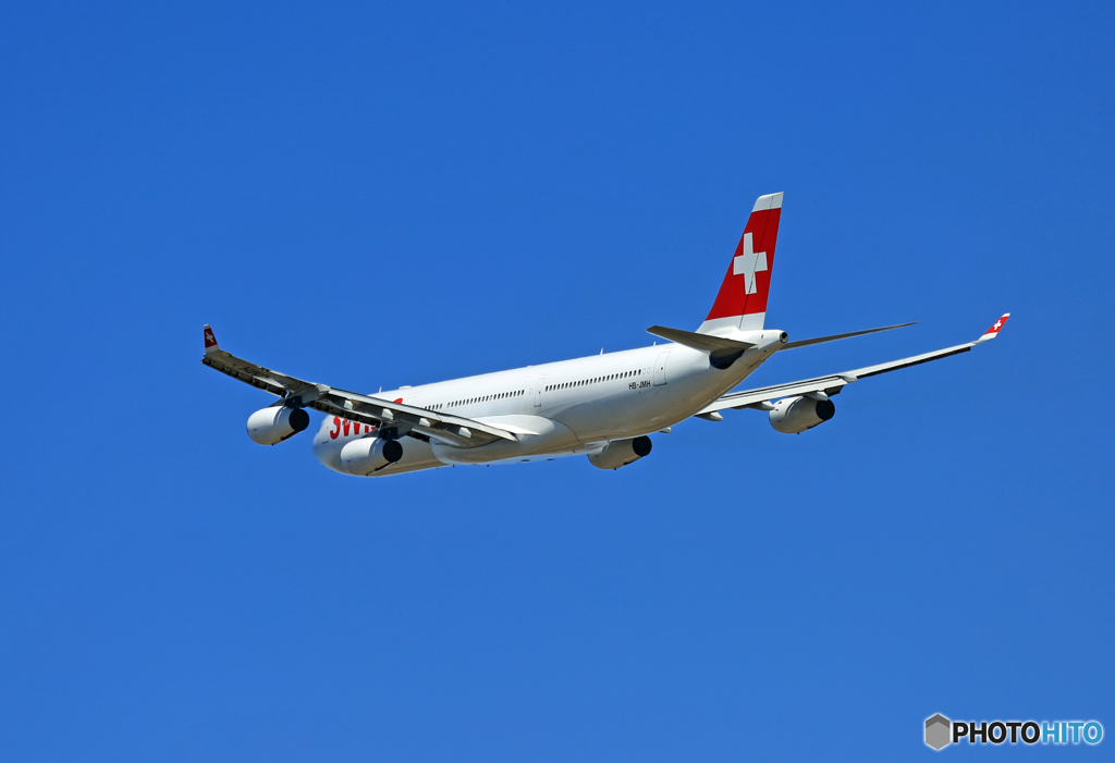 「SKY」 SWISS A340-313 HB-JMH Takeoff