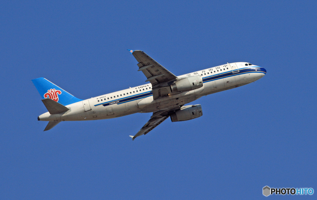 中国南方A320-232 B-6652 飛び立ち　