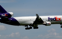 着陸（95） FedEx MD-11 [b]