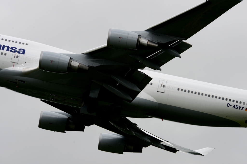 離陸（9-2）Lufthansa 747-430[b]