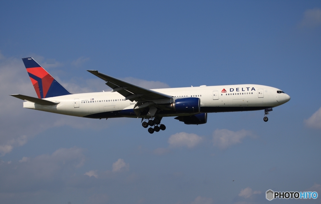 Delta 777-232 到着　