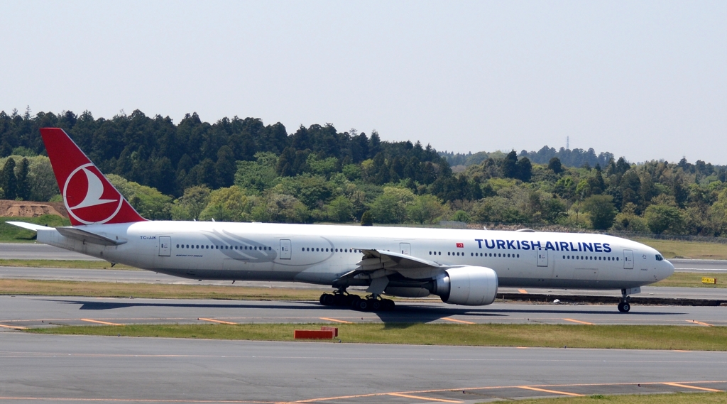 出発（126）TURKISH AIR　777-300ER　　