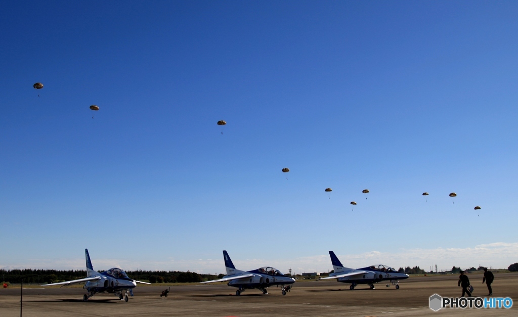 ☮休憩タイム（261）✈入間航空祭 C-1から、 降って来た！！