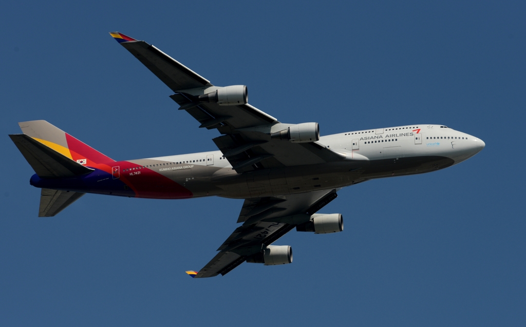 離陸（148）Asiana 747-400 