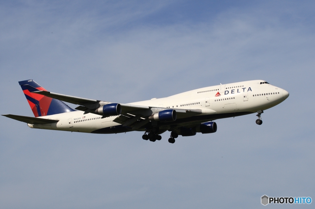 着陸　DELTA７４７ジャンボ機