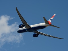 BRITISH 777-336 飛び立ち