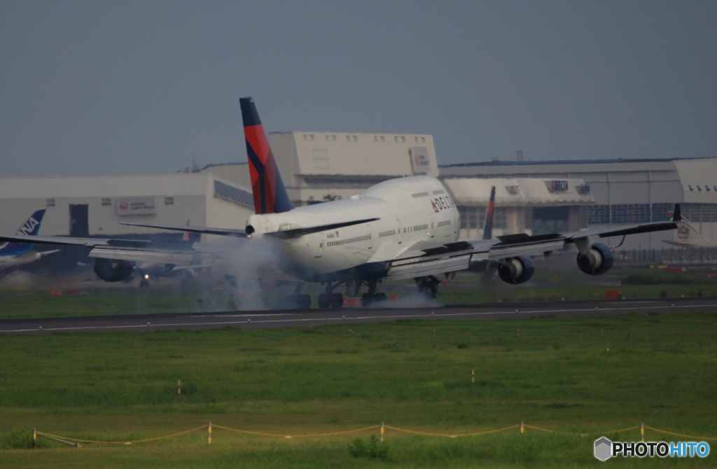 到着　DELTA ７４７ジャンボ機