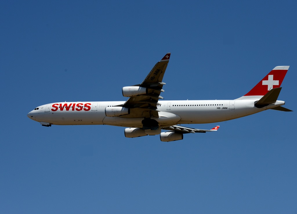 飛行 SWISS A340-300 