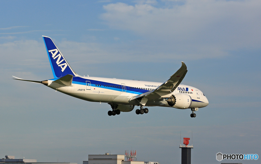 「青い空」 ANA 787-8 JA827A