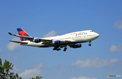 「青い空」が一番 DELTA 747-400 N667US到着