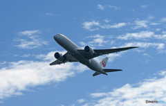 飛び立ち JAL 787-8 JA833J