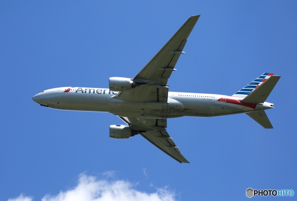 出発　American 777-223 